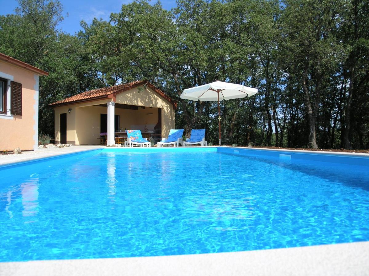 Villa Fragola - Holiday House With Large Garden Tinjan Kültér fotó