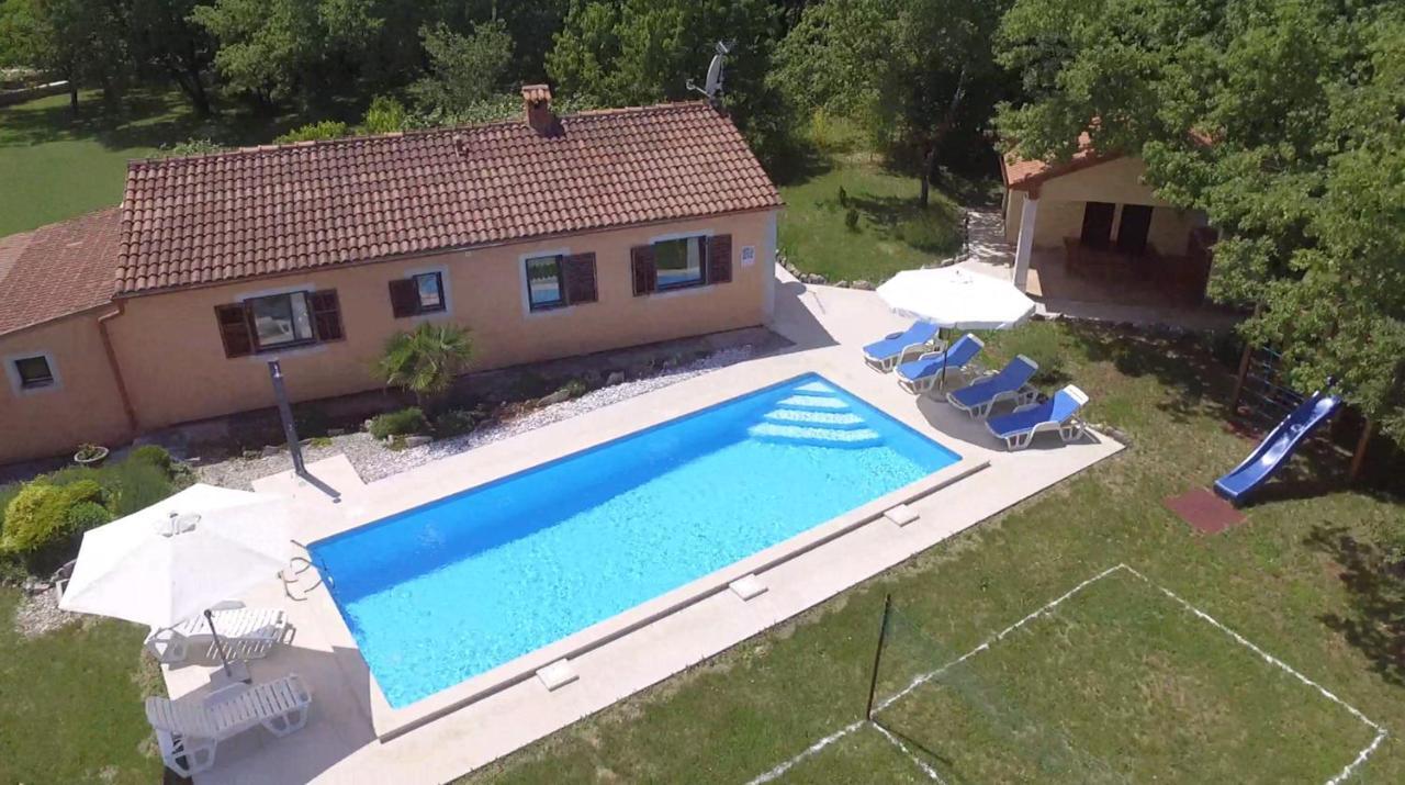 Villa Fragola - Holiday House With Large Garden Tinjan Kültér fotó