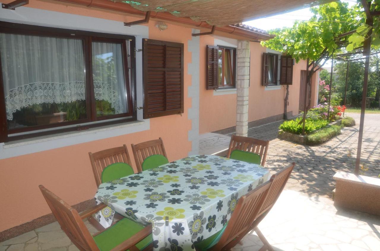 Villa Fragola - Holiday House With Large Garden Tinjan Kültér fotó