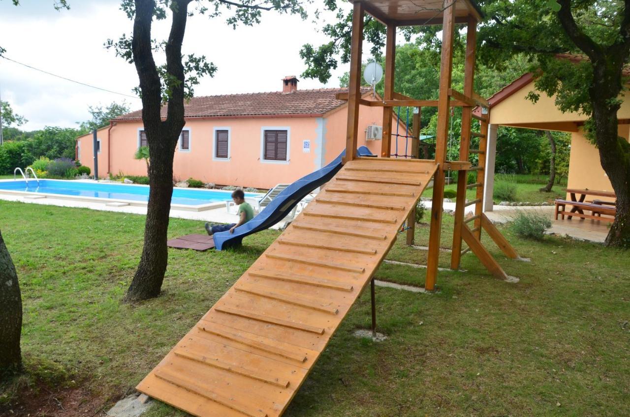Villa Fragola - Holiday House With Large Garden Tinjan Kültér fotó